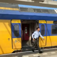 EMQ_Light_V6_0_elektrische_vouwfiets_Ice_Blue_4