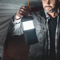 Nebo_Big_Poppy___oplaadbare_kampeerlamp___spotlight___sfeerverlichting_en_powerbank_8